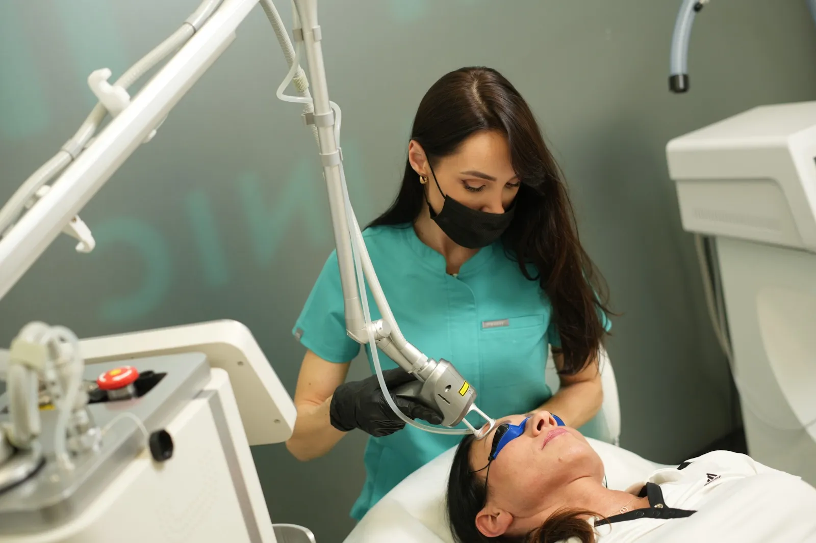 Fraktionierter Laser: Gesicht + Hals gratis