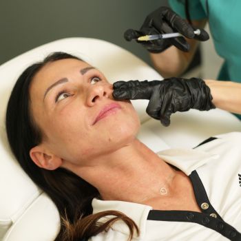 Regeneracja skóry osoczem bogatopłytkowym. Jak przebiega i czy warto się na nią zdecydować?