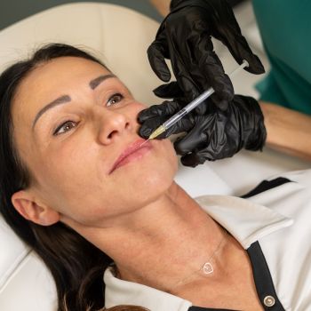 Hialuronidaza – czym jest i kiedy warto stosować?